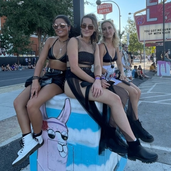 Long black mesh skirt - Picture 4 of 4